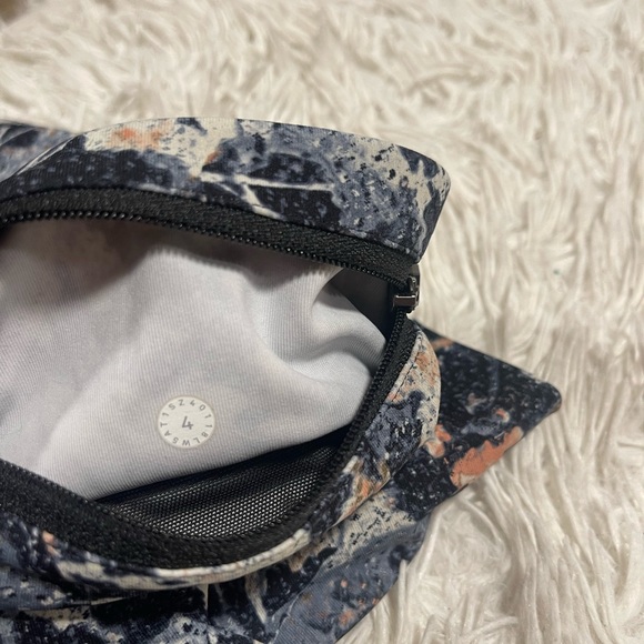 Lululemon"Speed Up Tight * Full-On Luxtreme 28" Spring Bloom Multi ... - Picture 13 of 16